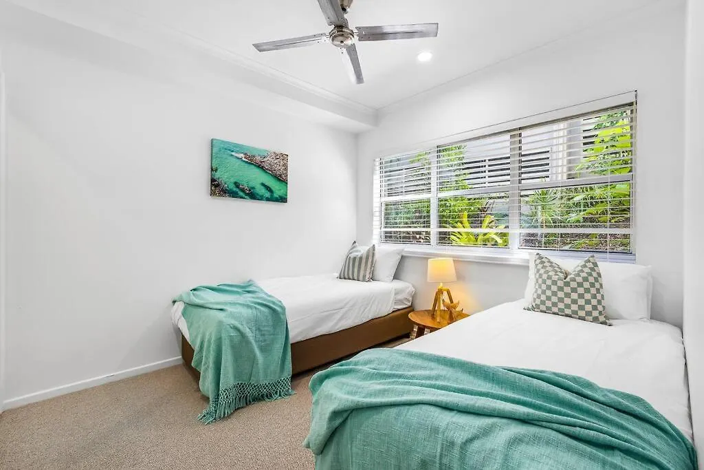 3 Andari, Sunshine Beach ~ Modern Apt, 1 Min Beach 0*,  Australia